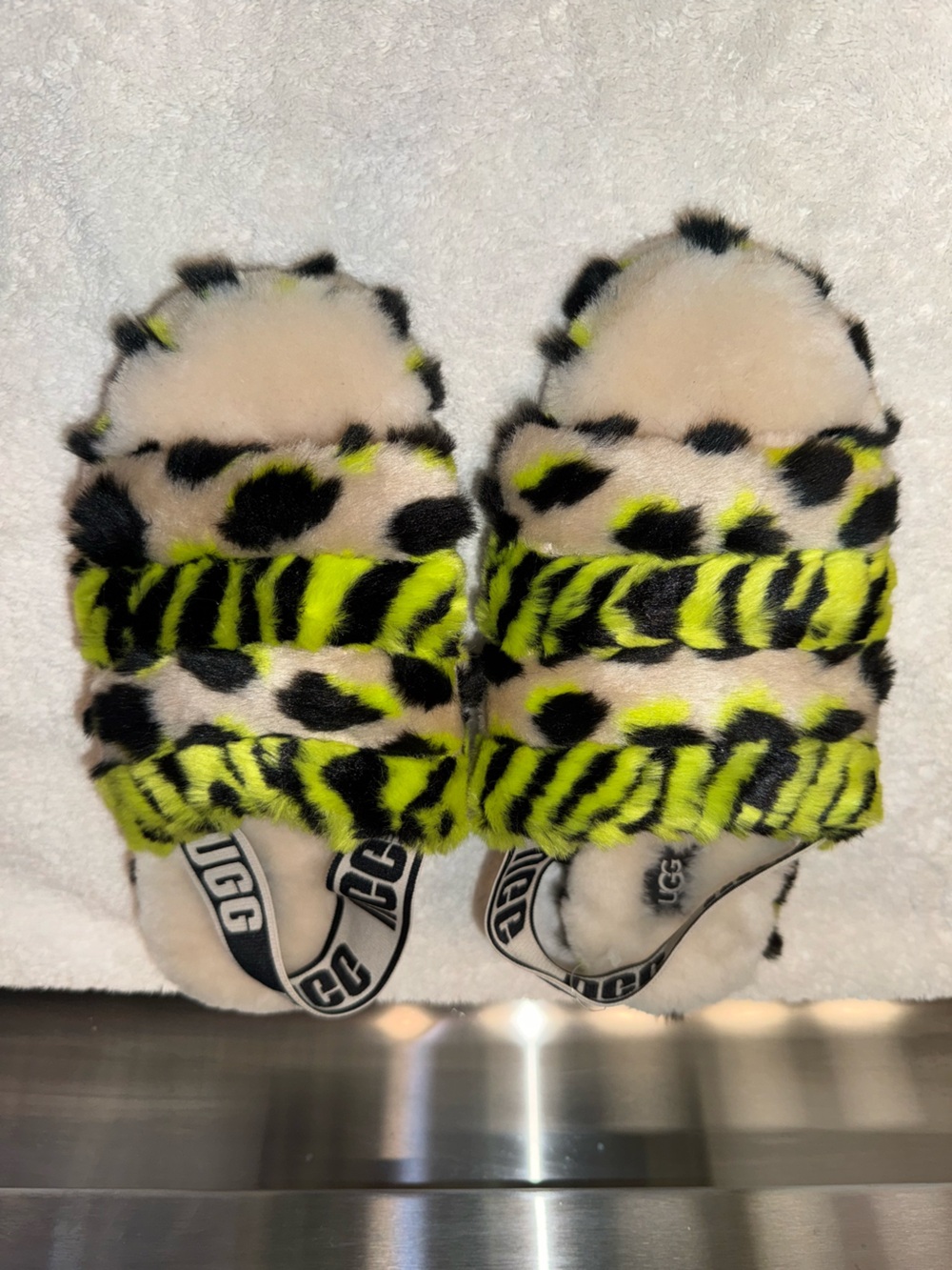 UGG NWOT!! Neon Yellow, Black/Cream Leopard Faux-Fur Slippers Ladies Size 7